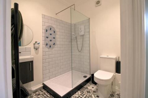 Ensuite to bedroom Two