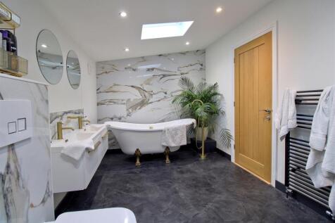 Upstairs Bathroom