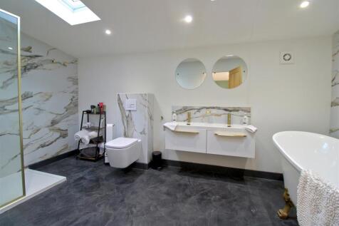 Upstairs bathroom