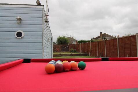 Pool table