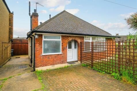 5 Oakwood Hill-17.jpg