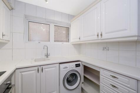 5 Oakwood Hill-6.jpg