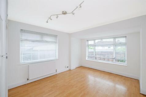 5 Oakwood Hill-7.jpg