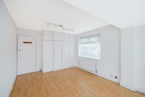 5 Oakwood Hill-8.jpg