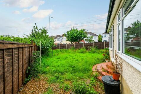 5 Oakwood Hill-15.jpg