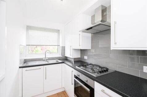 Lynwood Close-15.jpg