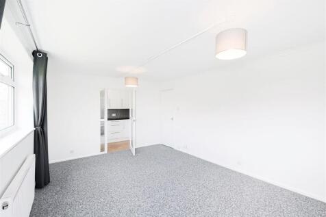 Lynwood Close-14.jpg