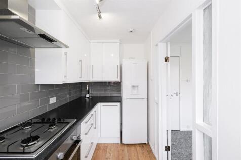 Lynwood Close-18.jpg