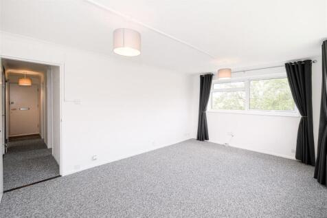 Lynwood Close-10.jpg