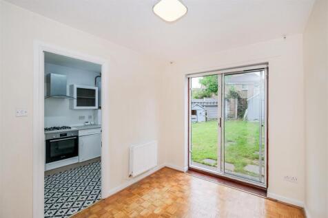 Bryony Close-17.jpg
