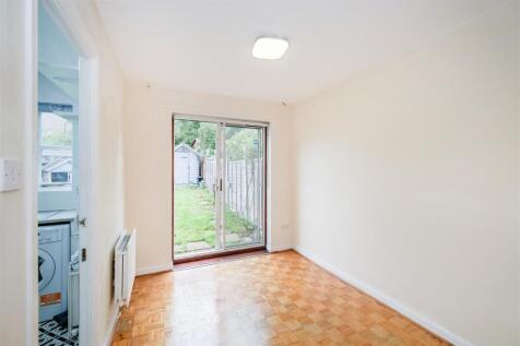 Bryony Close-15.jpg