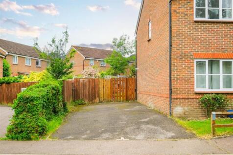Bryony Close-25.jpg