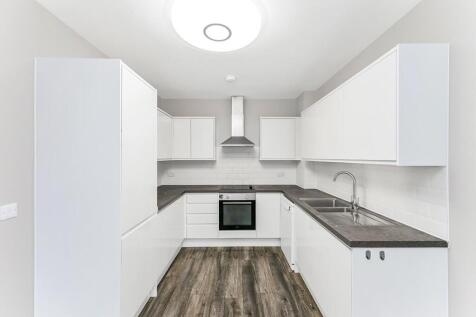 2 Rylston Close-3.jpg