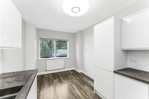 2 Rylston Close-4.jpg