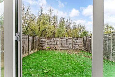 2 Rylston Close-25.jpg