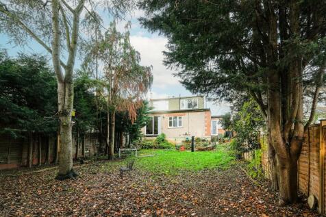 Chingford Avenue