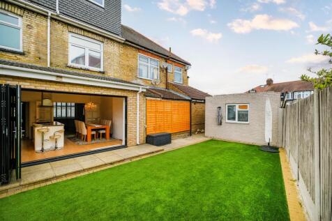 52 York Road Garden-3_web.jpg