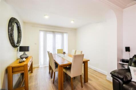 , Priory Close-29.jpg