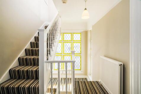 , Priory Close-18.jpg