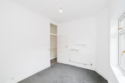 Chingford Mount road_2-18_web.jpg