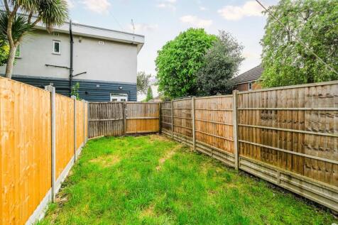 Chingford Mount road_2-18_web.jpg