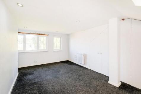 40 Grove Park Avenue Chingford E4 8SS-21_web.jpg