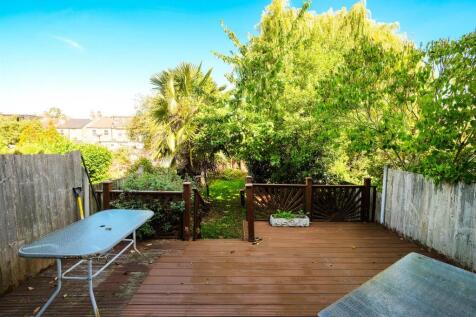 40 Grove Park Avenue Chingford E4 8SS-25_web.jpg