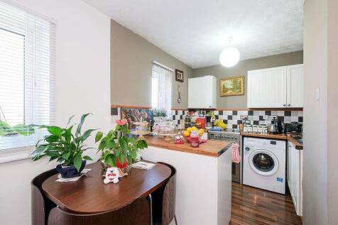 117 Mandeville Court-3_resized.jpg