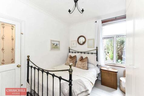 Bedroom (2).jpg