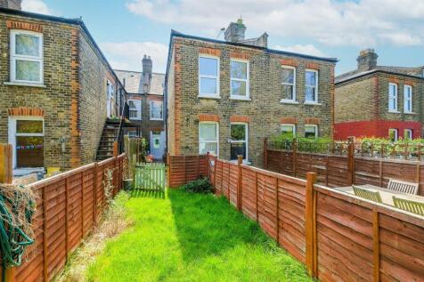 149 Brettenham Road ext-6_resized.jpg