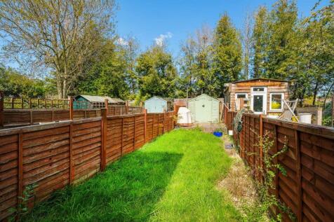 149 Brettenham Road ext-3_resized.jpg