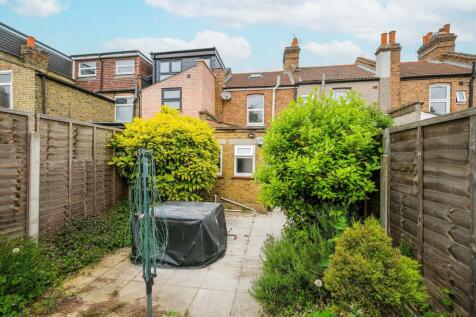 8 goldsmith road-3_resized.jpg
