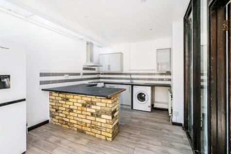Kitchen (5).jpg