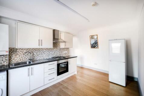 Kitchen (2).jpg