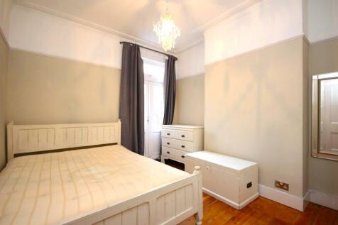 Bed 1 (3).JPG