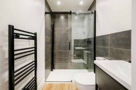 Shower Room (2).jpg