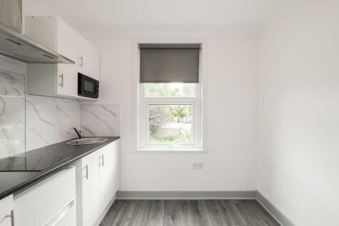 Flat 5, 23 Chestnut Avenue North-11.JPG