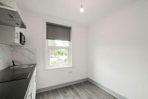Flat 5, 23 Chestnut Avenue North-10.JPG