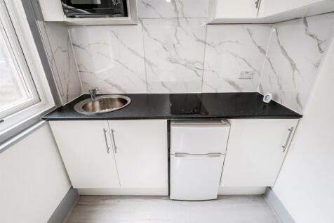 Kitchen (3).jpg