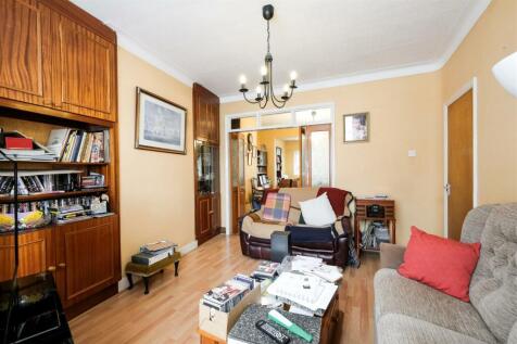 5 Kenilworth Avenue-2.jpg