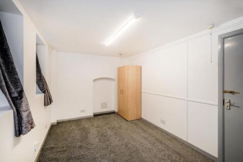 1 Bloxhall Court-5_web.jpg