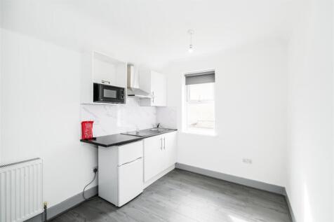 Flat 5, 54 Goldsmith Road-7.jpg