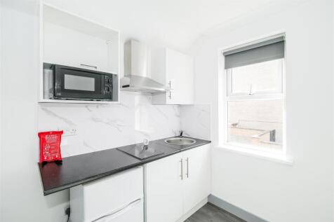 Flat 5, 54 Goldsmith Road-9.jpg