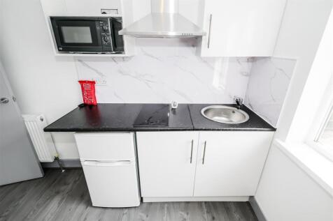Flat 5, 54 Goldsmith Road-17.jpg