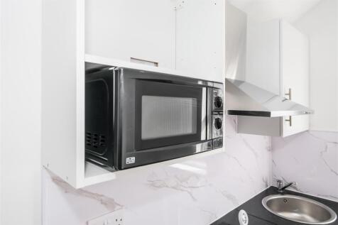 Flat 5, 54 Goldsmith Road-18.jpg