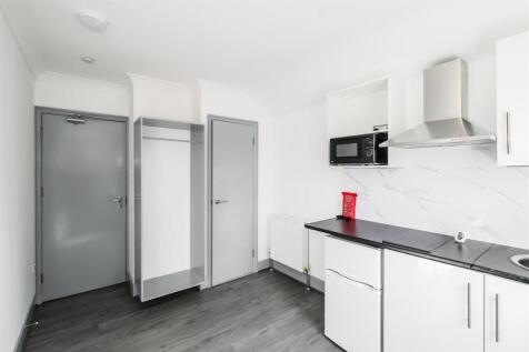 Flat 5, 54 Goldsmith Road-11.jpg