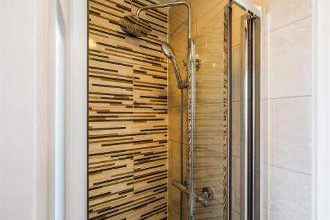 Flat 5, 54 Goldsmith Road-4.jpg