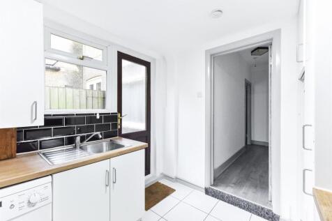73 Gosport road-23_resized.jpg