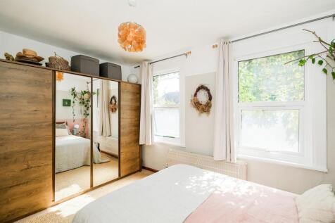 47 Hamilton Road E17-13_web.jpg