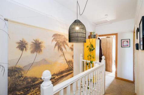 47 Hamilton Road E17-16_web.jpg